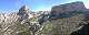 Le vallon St Michel. La Tête du Trou du Chat en face, le roc St Michel sur la droite. On observe l'entrée de la grotte de l'Ermite sur son côté gauche. (c) Christophe ANTOINE
800*321 pixels (55756 octets)(i43)