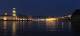 Entrée du vieux port la nuit par la mer (c) Christophe Antoine
800*363 pixels (36972 octets)(i4527)