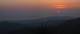 Un beau couché de soleil sur le Frioul depuis les Falaise de Luminy. Il faut vite rentrer maintenant. (c) Christophe Antoine
834*359 pixels (13279 octets)(i3959)