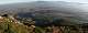  Vue sur le Mont Aurélien et le massif de la Sainte Baume à droite.  En bas : le Cengle. (c) Christophe ANTOINE
800*302 pixels (31792 octets)(i2701)